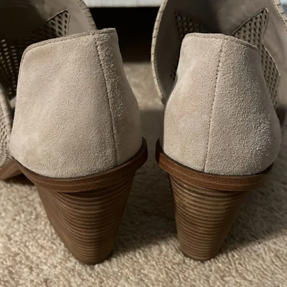 Vince Camuto vince camuto